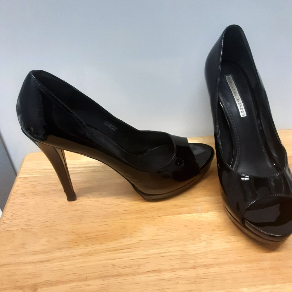 vera wang lavender heels